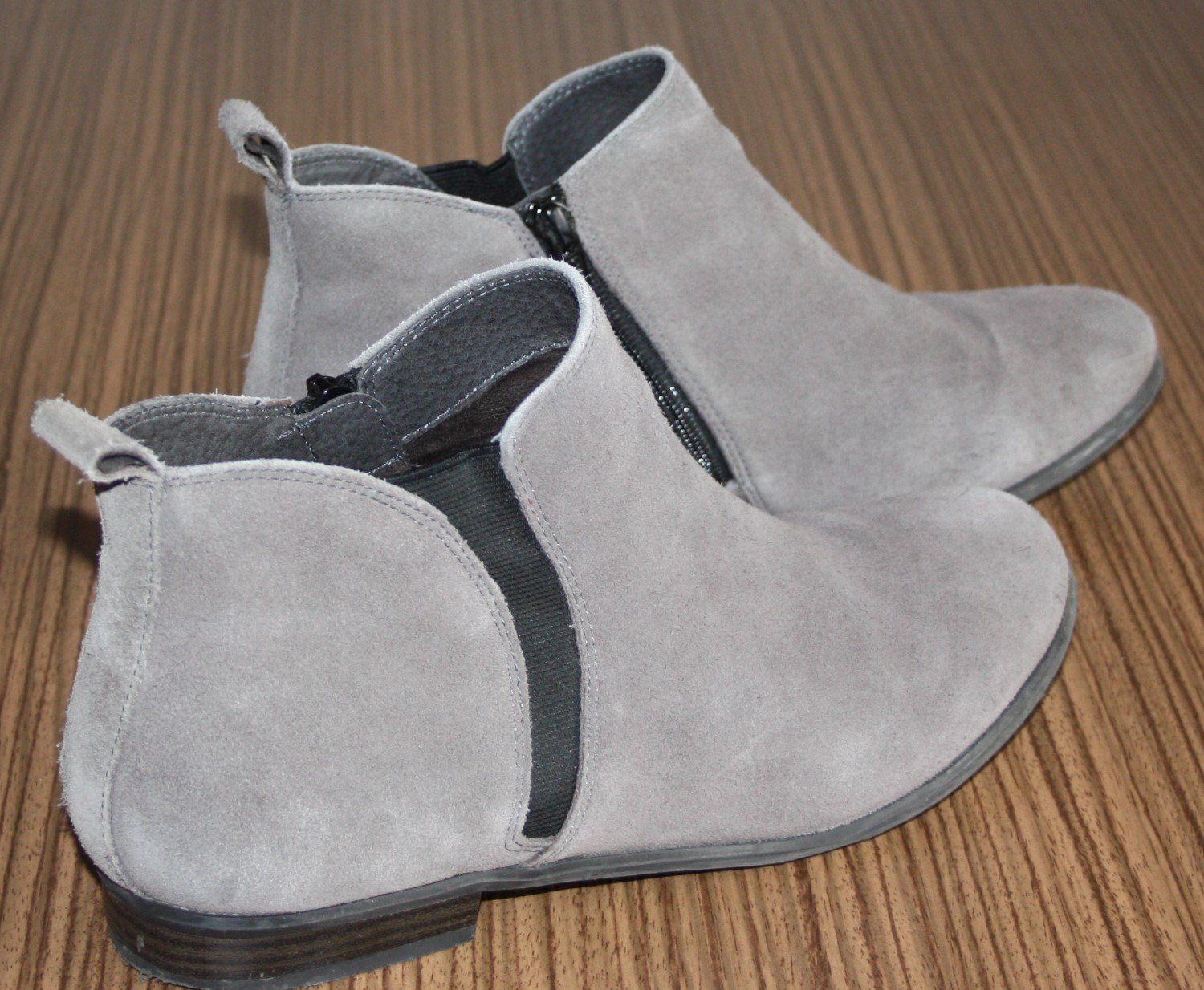 Scarpe da donna: Stieflette VARESE Leder grau Gr. 41 – Usato da Flüelen venduto da Diversicum-Textil 1