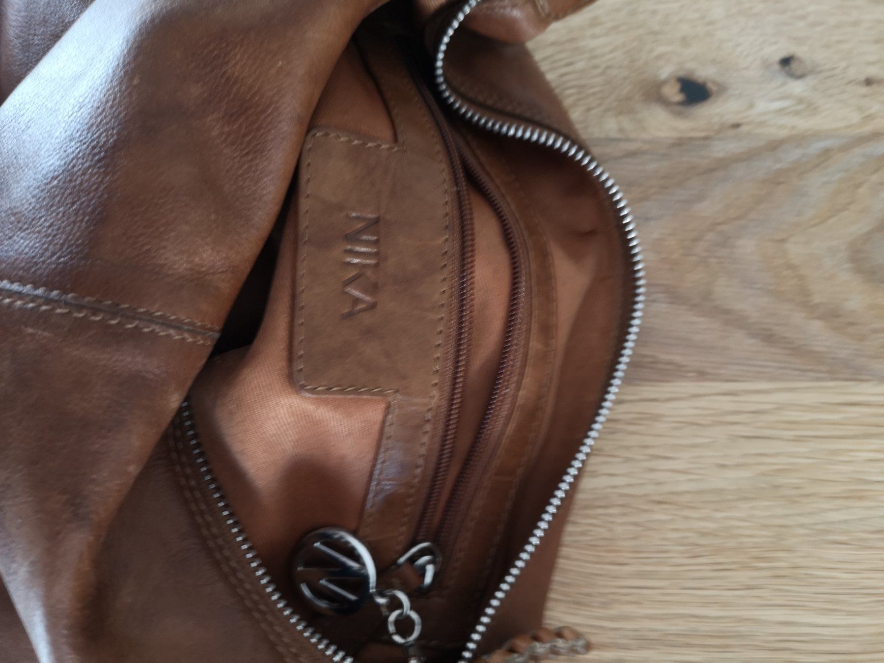 Borse da donna: Nika Echtledertasche, wenig gebraucht – Usato da Frasnacht venduto da Kumali0 2