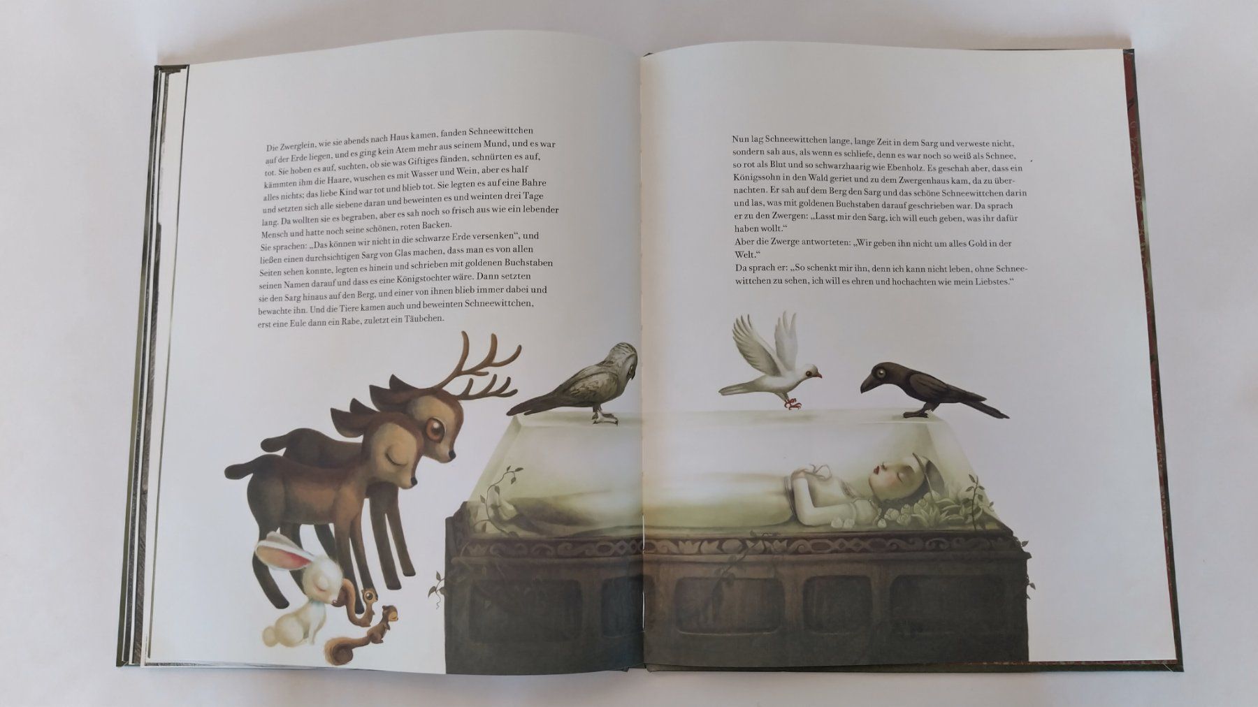 Libri: Schneewittchen / Bilderbuch 2012 von Benjamin Lacombe – Usato da Bellach venduto da JingleJerry 7