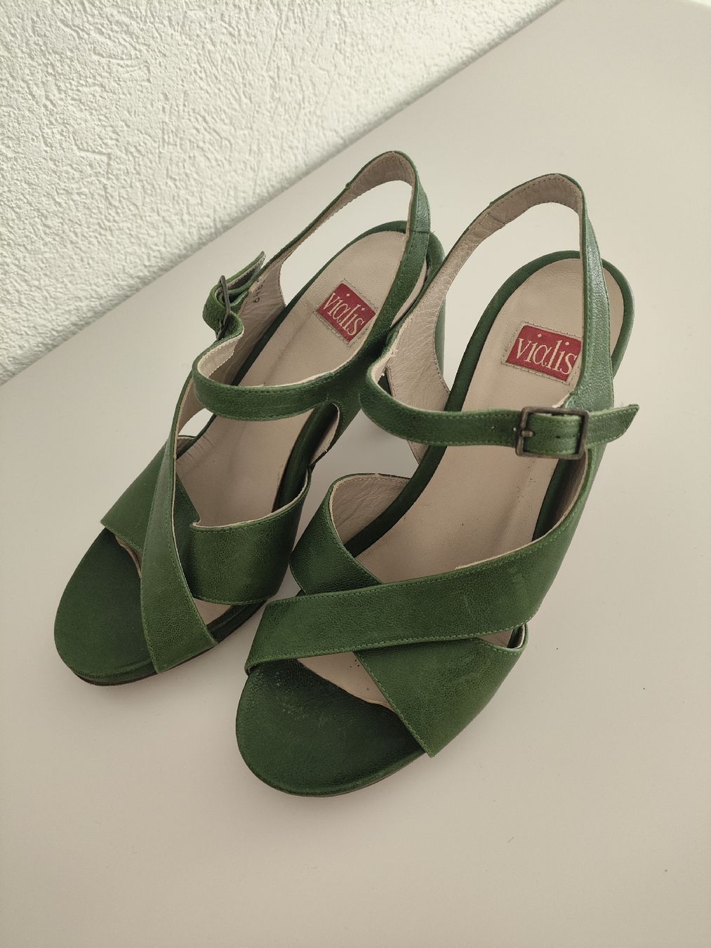 Scarpe da donna: Vialis Green Leather Sandals Size 37 – Nuovo (secondo la descrizione) da Nyon venduto da noe_jh6c 3
