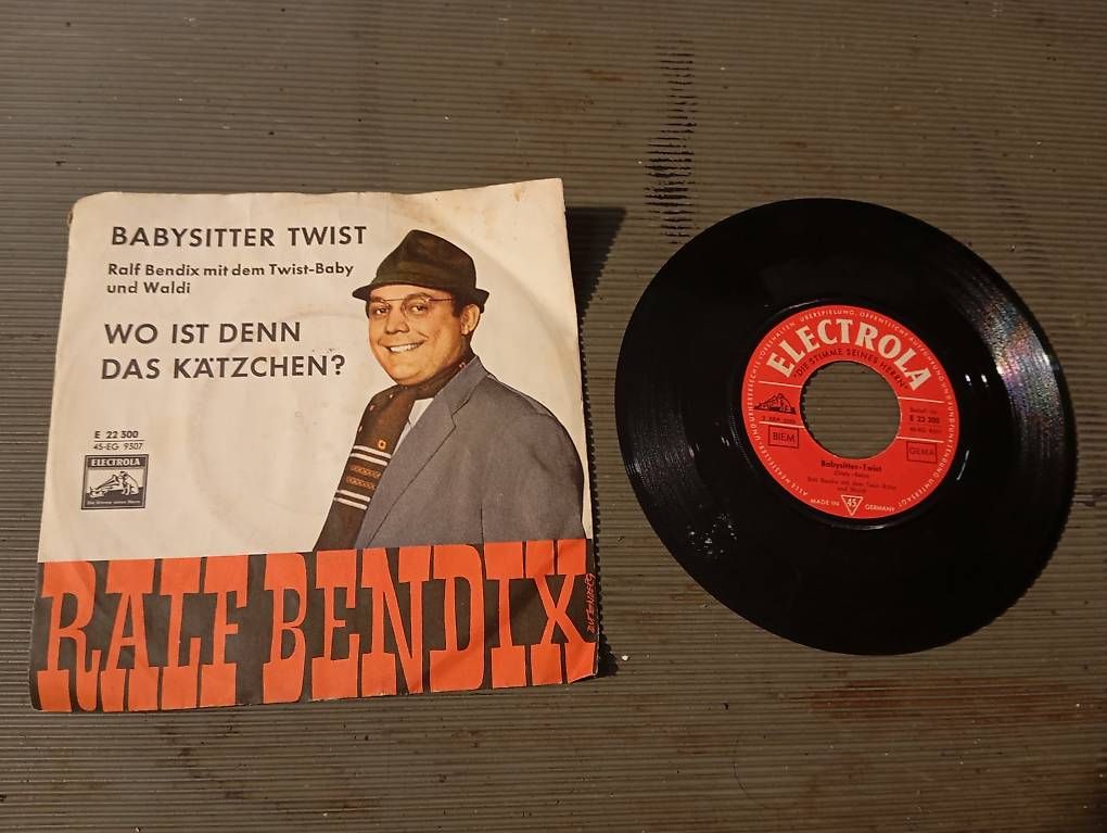 Dischi in vinile: Ralf Bendix - Babysitter Twist, Single Schallplatte, 60er – Usato da Basel venduto da Petergunn
