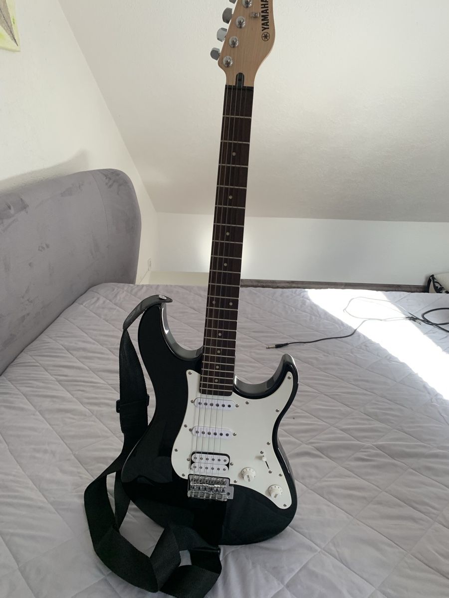 Strumenti musicali: E- Gitarre – Usato da Rothenhausen venduto da bie_j8l5