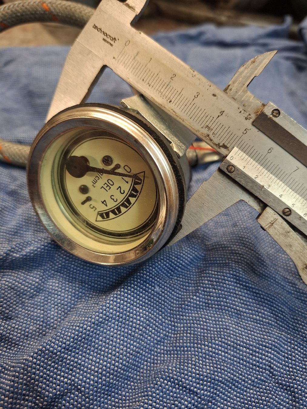 Altro per industria metallurgica: Öldruckmanometer Bührer Oldtimer 52mm – Usato da Aeschau venduto da Elu2000 2
