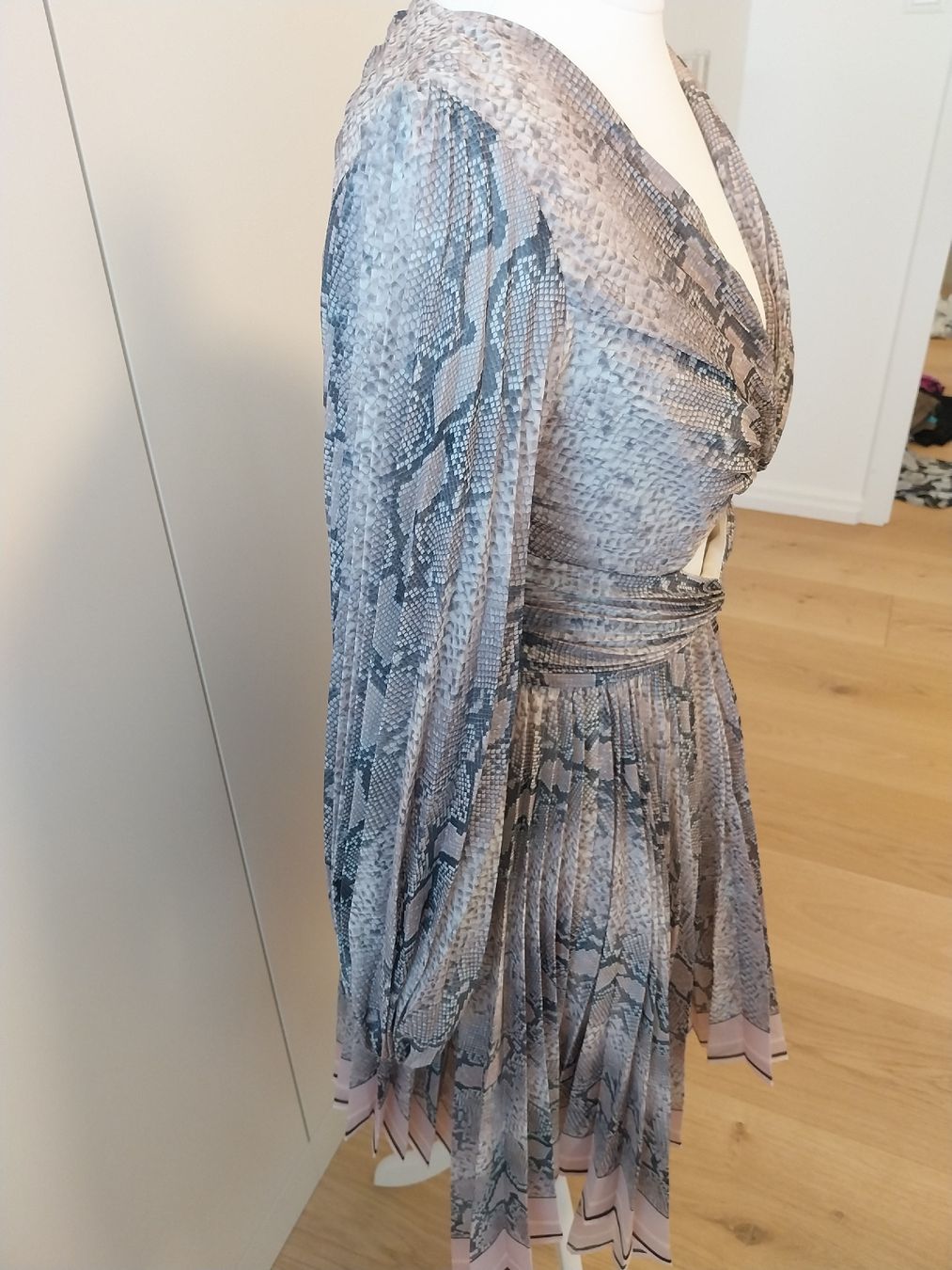 Zimmermann Vestiti: Zimmermann Kleid Schlangenmuster Gr. 1(neu!) – Nuovo (secondo la descrizione) da Oberwil BL venduto da A.Mohler 1