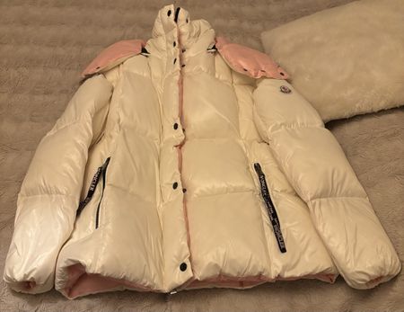Doudoune Moncler hivernale femme, taille 38, très bon état!