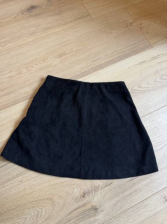 Gonne: Minirock schwarz elegant Grösse XS – Usato da Aadorf venduto da mar_l5n2 1