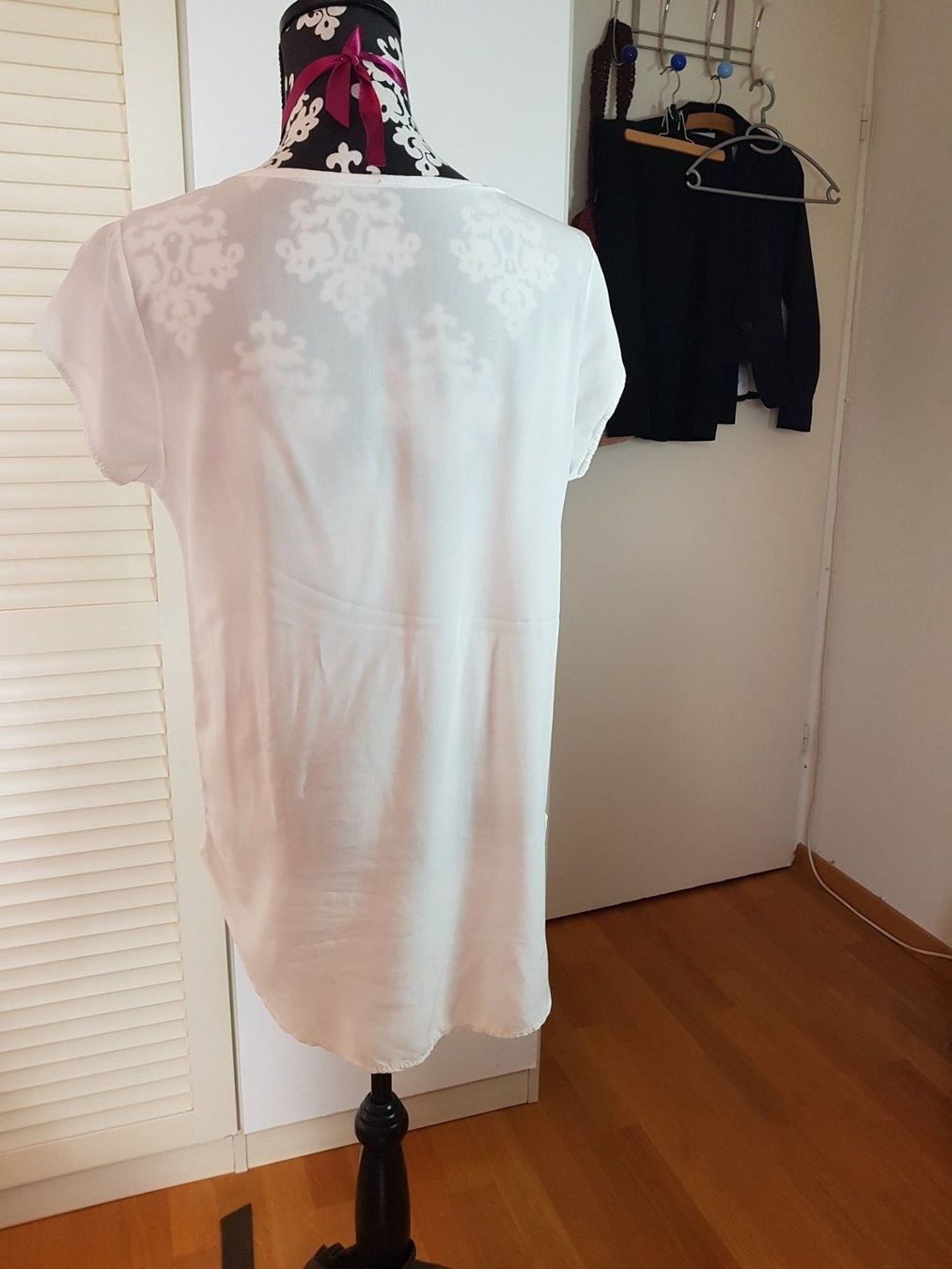 H&M Camicette: Blusenshirt weiss von H&M – Usato da Buchs ZH venduto da osterhase57 1