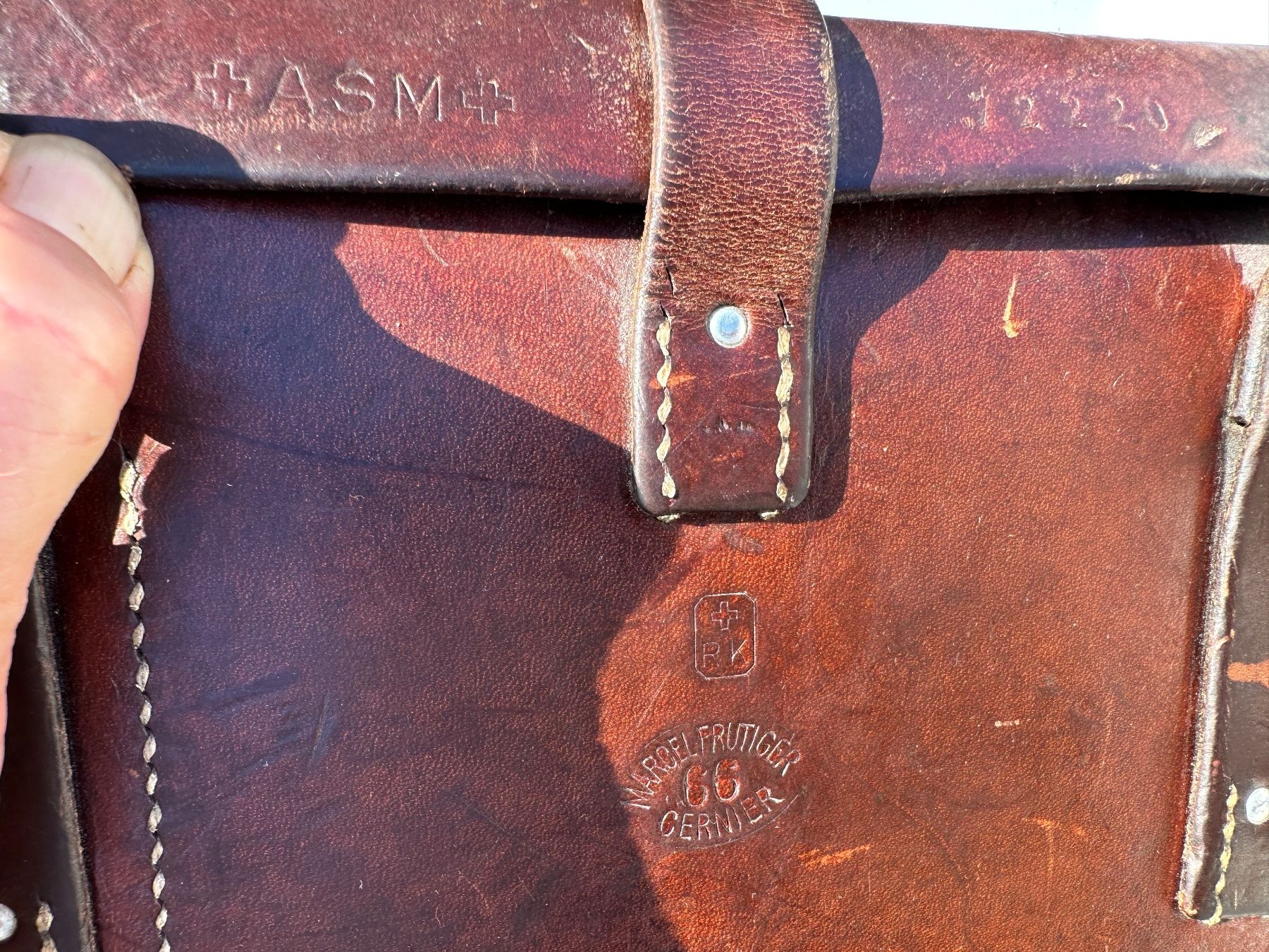 Schweizer Armee Borse: Ledertasche Sanitätstasche Schweizer Armee – Usato da Zürich venduto da atlantis77 6