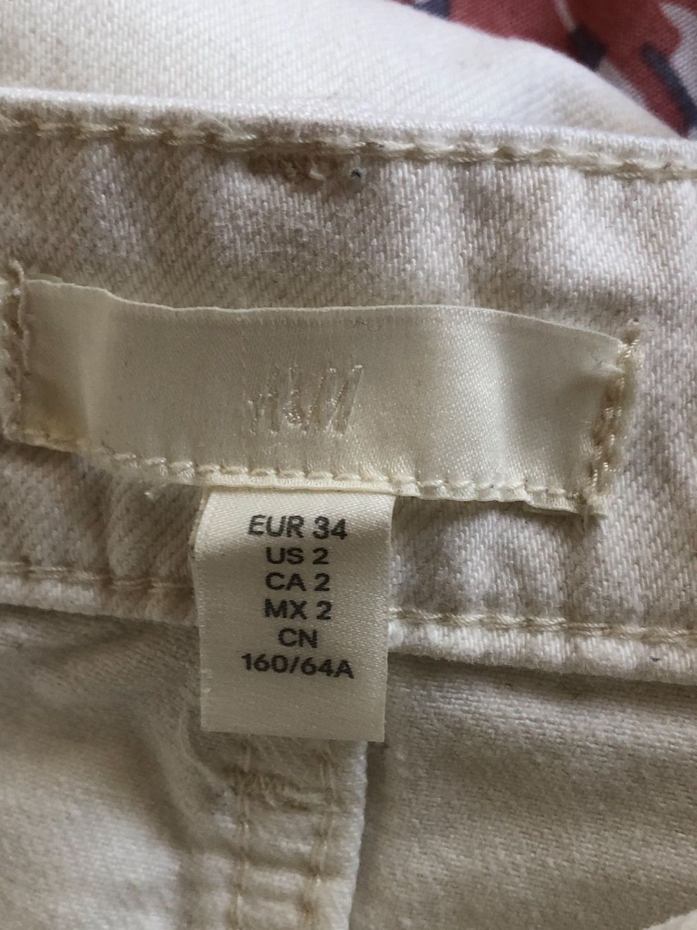H&M Jeans: Jeans von H&M Gr. 34 – Usato da Balsthal venduto da Katzenfan99 2