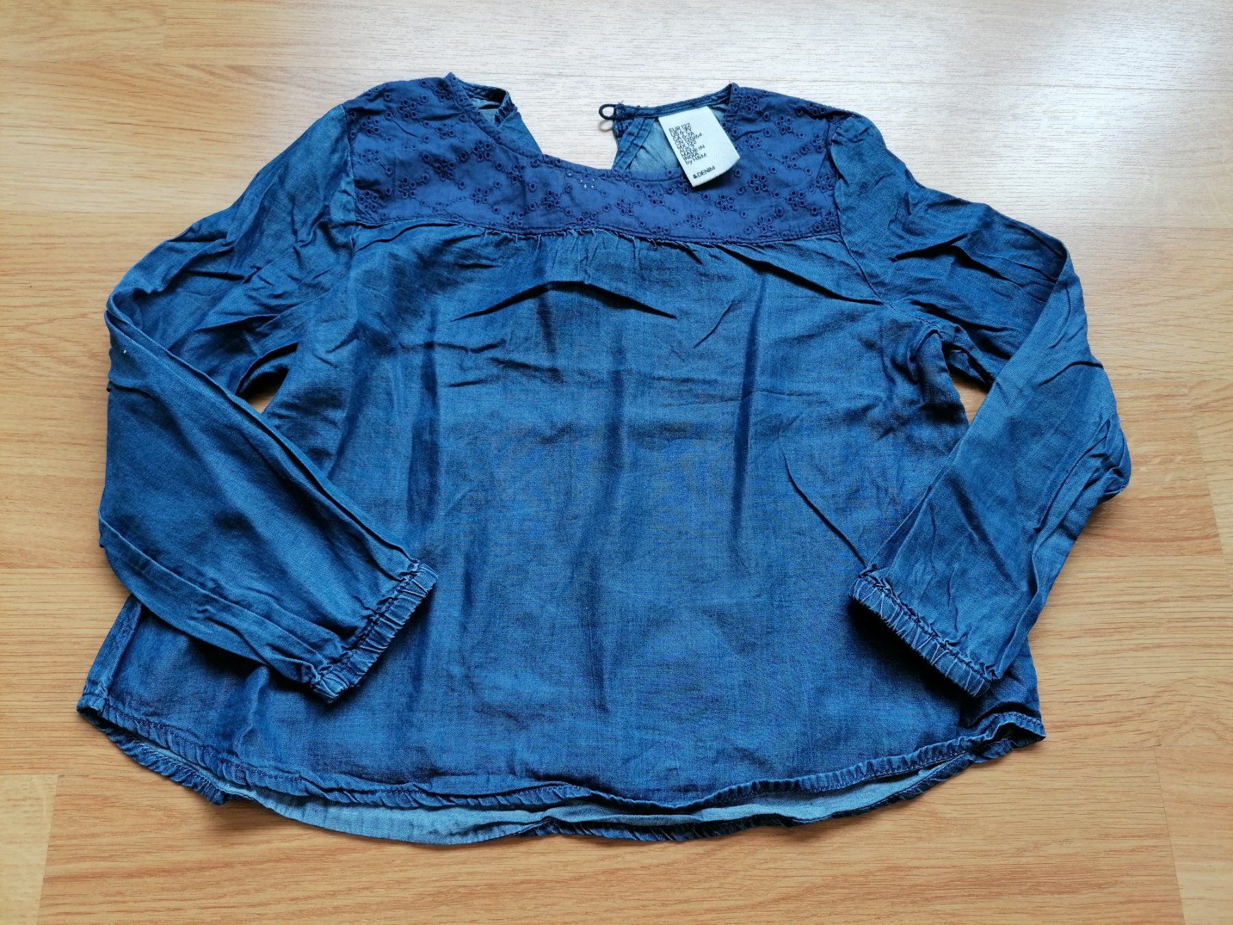 Blusen, T-Shirts & Tops: Jeansbluse Gr. 122 Blau – Gebraucht aus Büttikon AG von Amineah