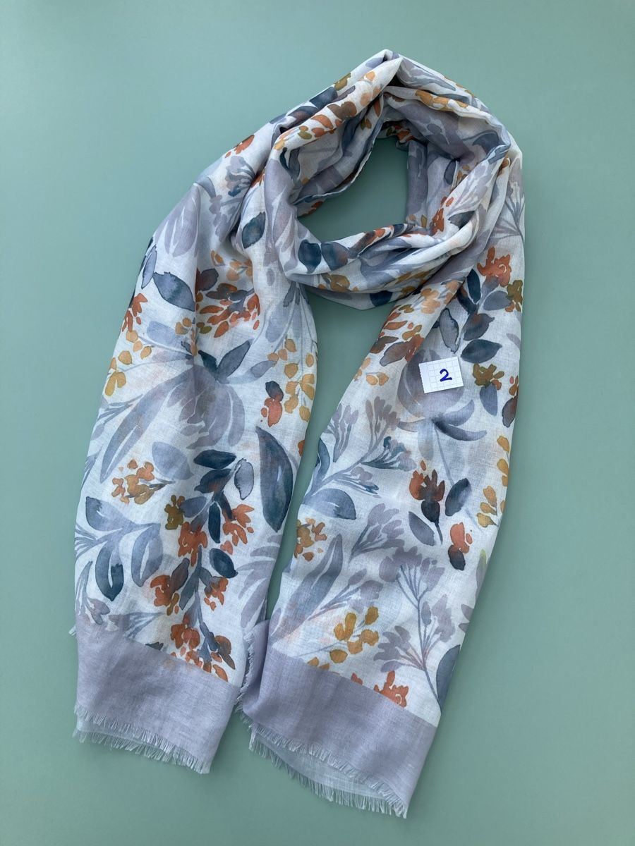 Foulard & Sciarpe: Schal /Halstücher diverse, CHF 8.- pro Stk – Nuovo (secondo la descrizione) da Braunau venduto da Tina_24 1