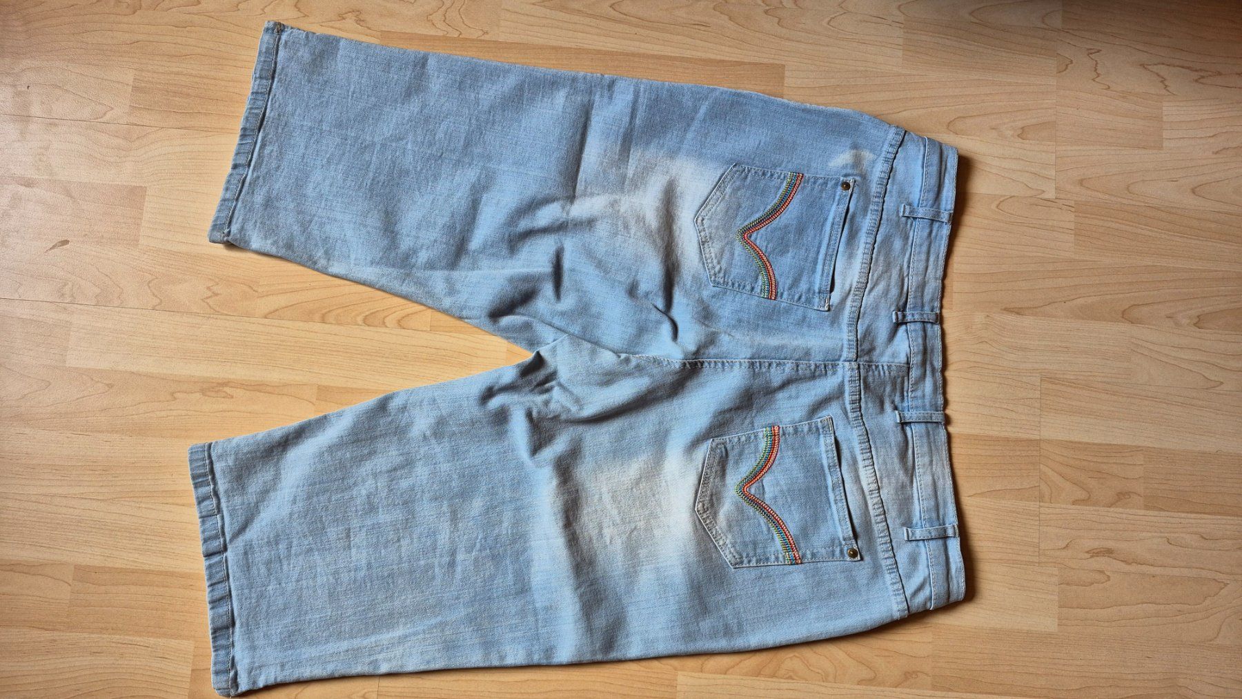 Jeans: Hellblaue kurze Jeans, Grösse 48 – Usato da Engi venduto da Mil_31 3