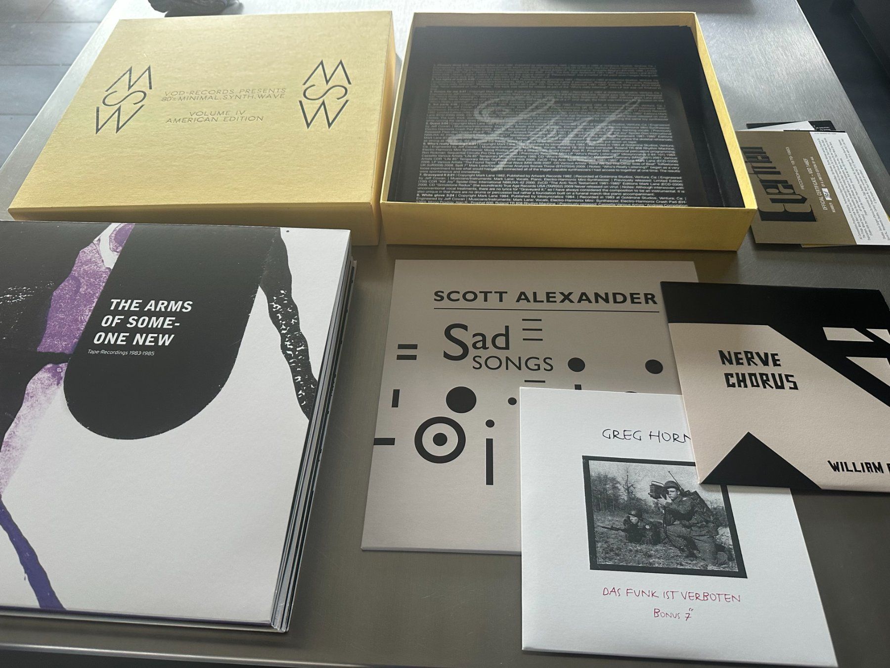 Schallplatten: 80'S MINIMAL.SYNTH.WAVE BOX 13 LPS + 10 + 2 x 7 - US EDITION – Neu (gemäss Beschreibung) aus Sion von jaipur1401 2