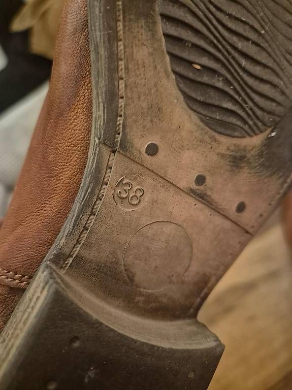Scarpe da donna: Leder Stefeletten. Grösse 38 mit Leopardenmuster  – Usato da Bremgarten AG venduto da Noii 3
