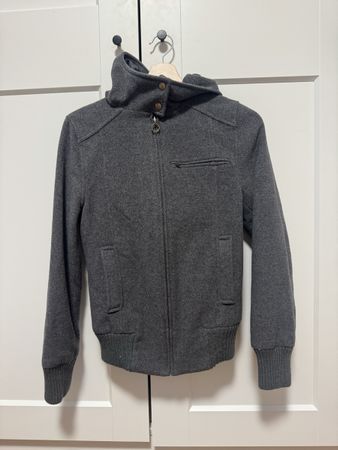 Damen Jacke Grau Grösse 36 guter Zustand
