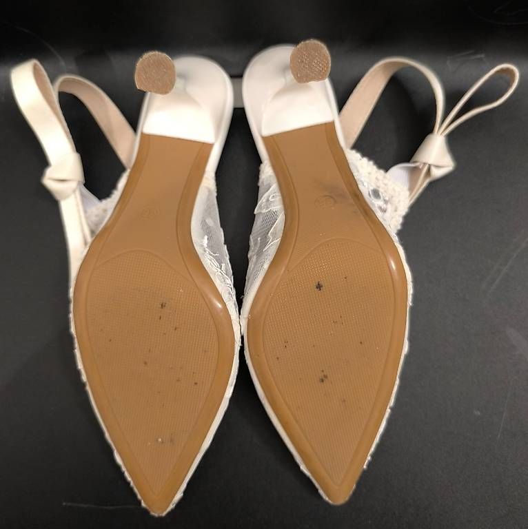 Damenschuhe: Cremefarbene Spitzen-Pumps mit Slingback  Gr. 36  – Gebraucht aus Pully von shu_tb69 3