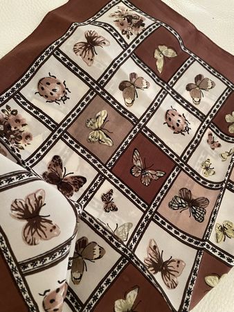 Seiden Foulard 🌸