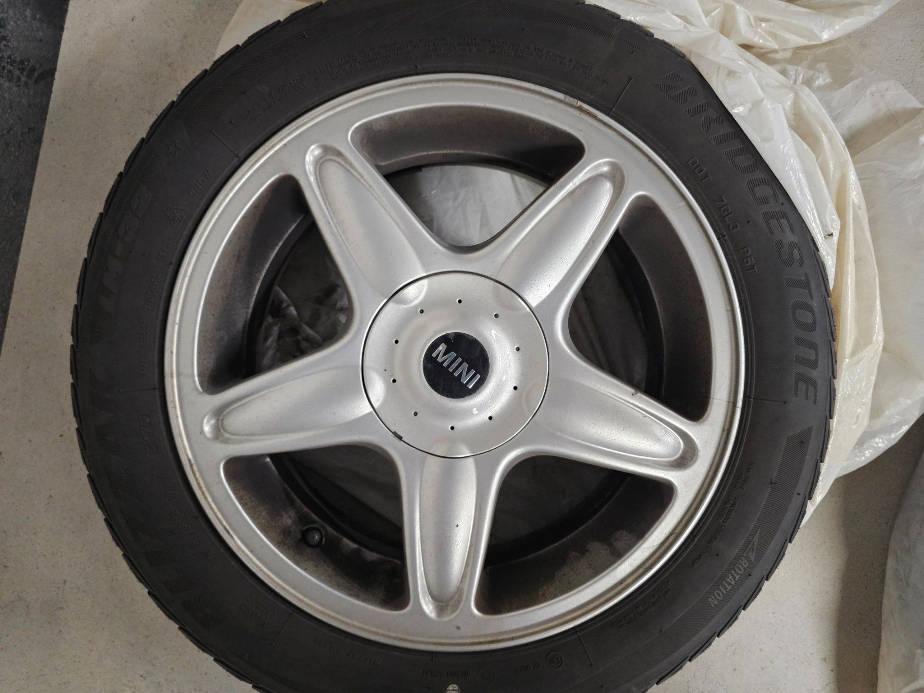 Mini Pneus & Kompletträder: 4 original MINI complete wheels (R57) – Gebraucht aus Urdorf von karol.muszkiewicz 4