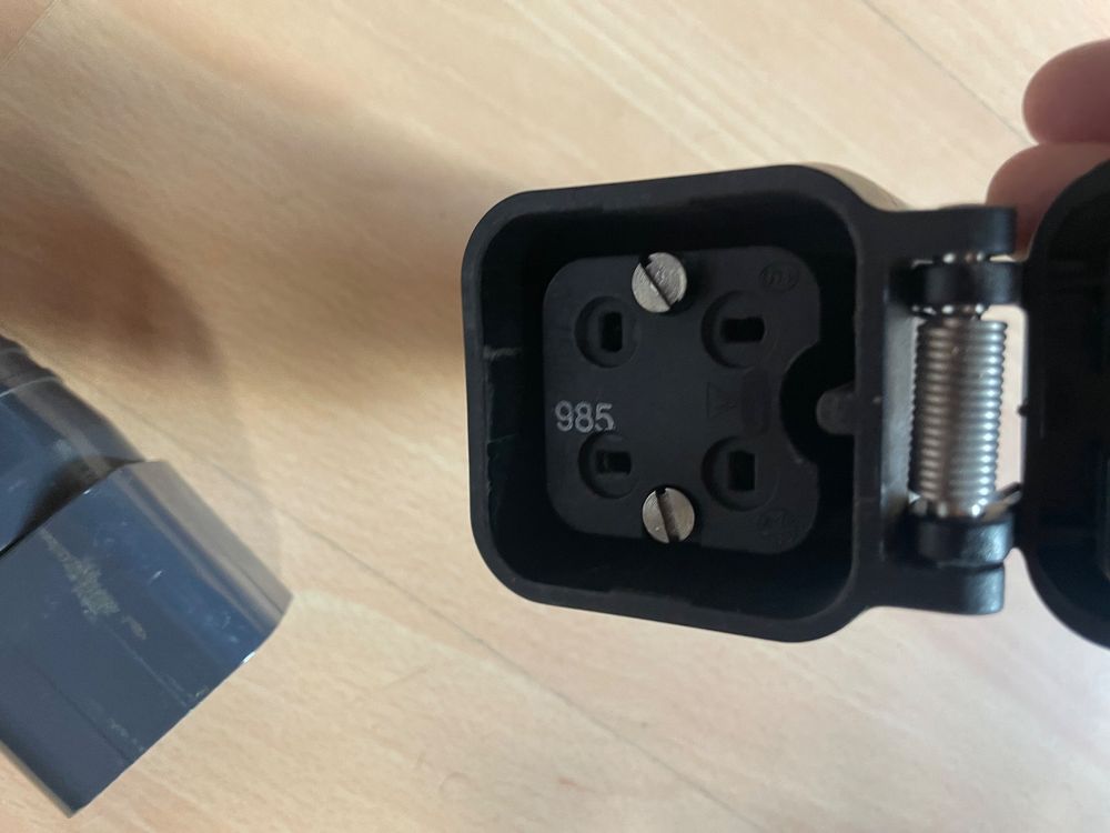 Stecker: Stecker/ Kupplung J15 4 Polig – Gebraucht aus Huttwil von Bolpa 3