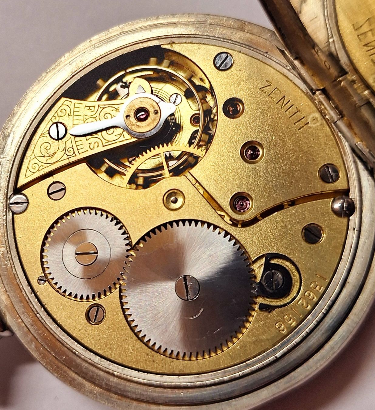 Zenith Uhren: Zenith Taschenuhr mit Kette. – Gebraucht aus Madiswil von  3