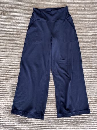 Lululemon Hose Aweit dunkelblau Groesse 6