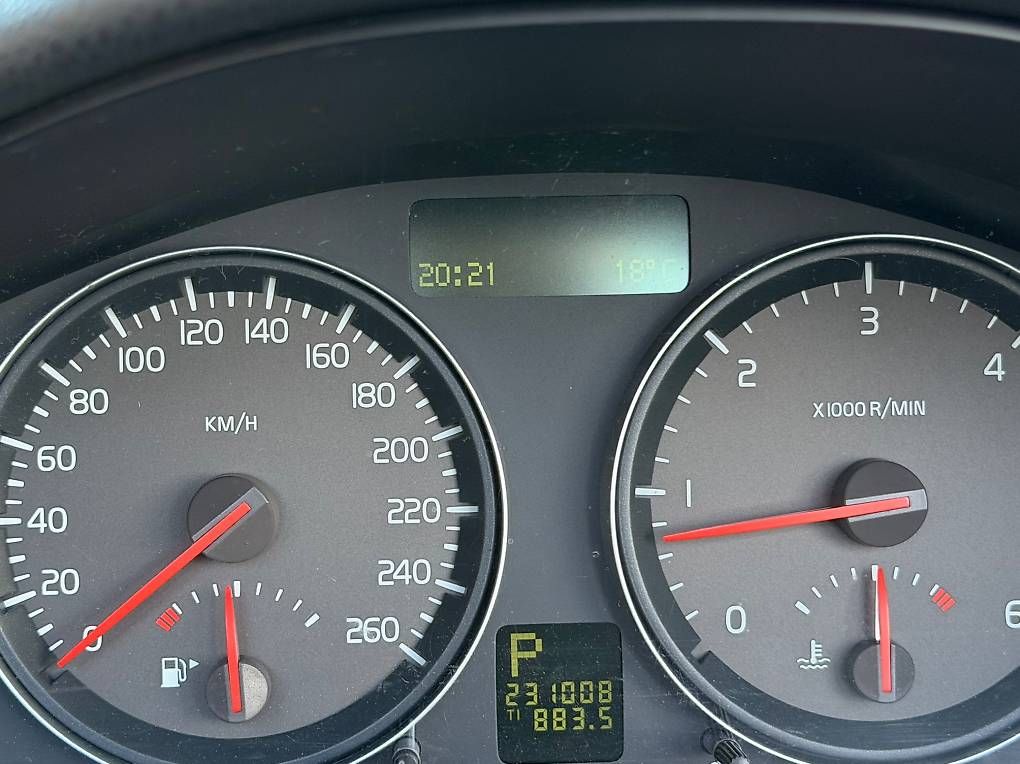 Automobili: Volvo C70 cabriolet 2.4 Diesel pour export  – Usato da Seigneux venduto da adb_y72c 4