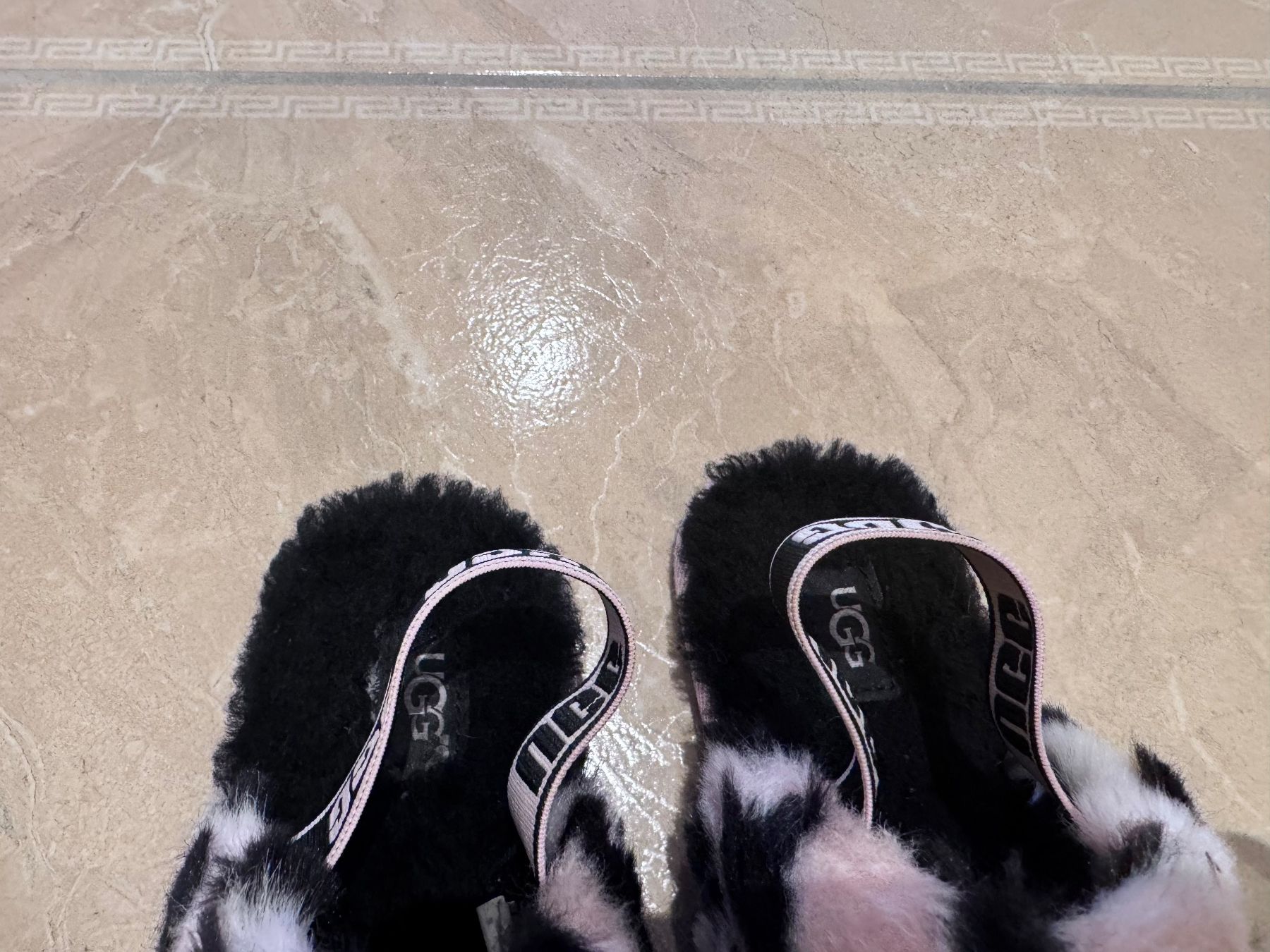 Ugg Scarpe per ragazze: UGG süsse Finken, 27.5 – Usato da Klingnau venduto da Markus14 3