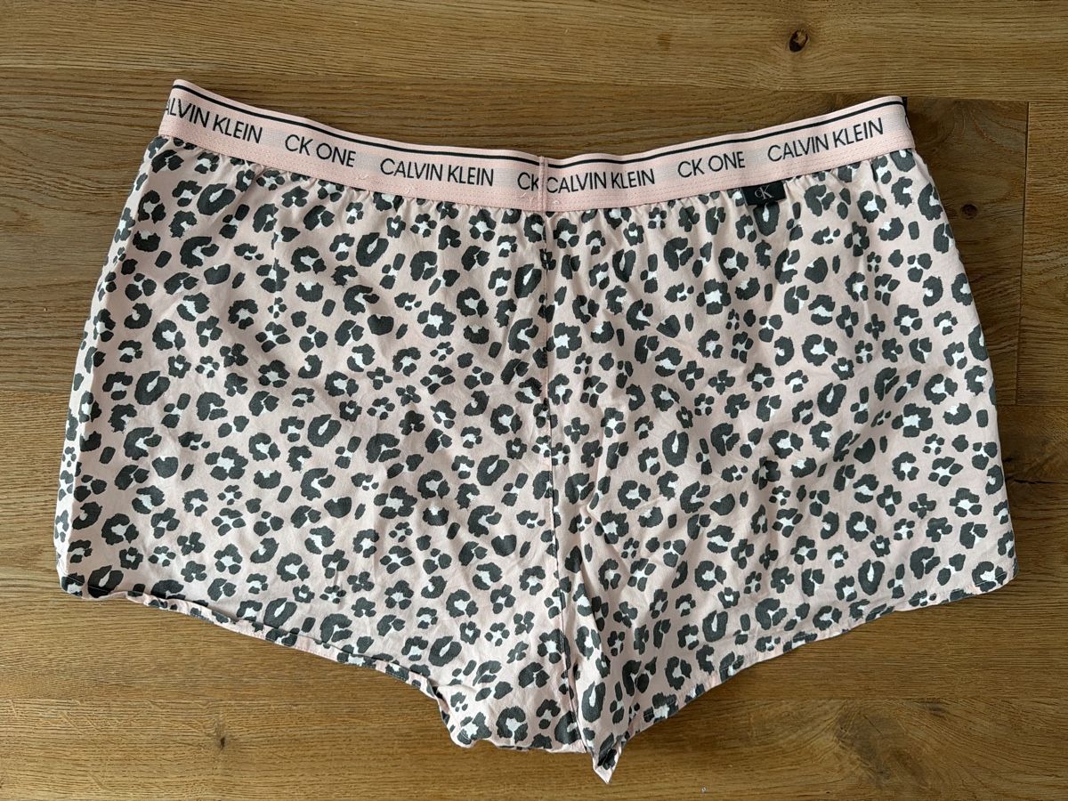 Calvin Klein Negligees & Pyjamas: Calvin Klein Nachtwäsche – Gebraucht aus Davos Platz von boom62 4