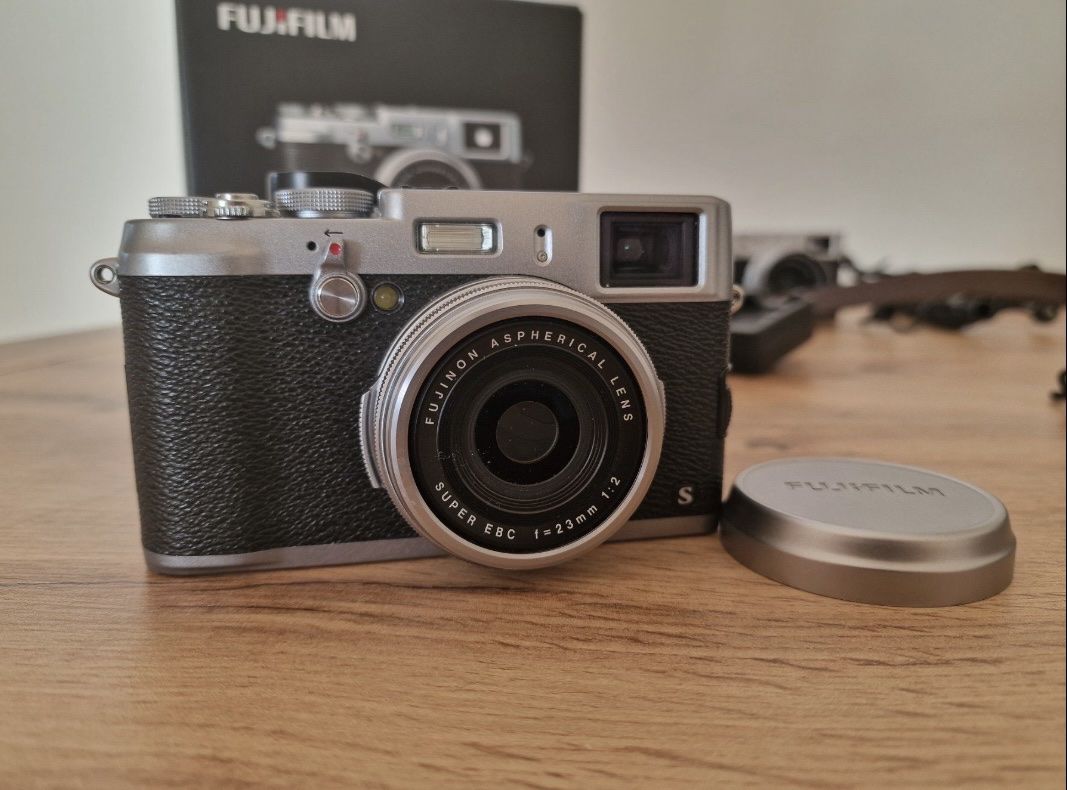 Fuji Fotocamera: Fujifilm X100S – Nuovo (secondo la descrizione) da Belfaux venduto da van_d5fy 1