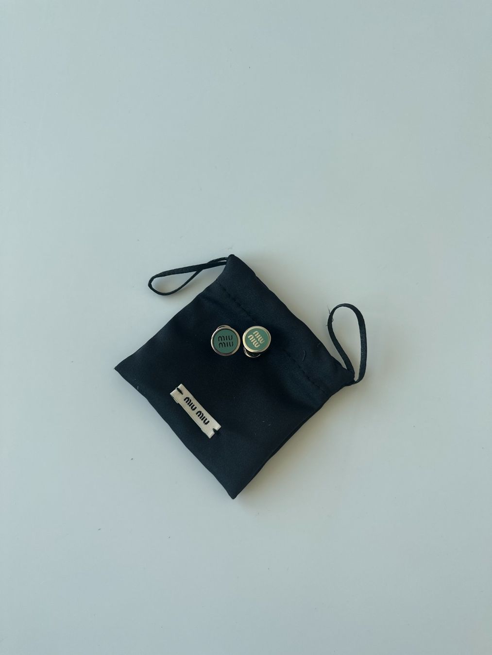 Miu Miu Orecchini pendenti & Orecchini a lobo: New earrings Miu Miu – Nuovo e nell'imballaggio originale da Lugano venduto da juledo 1