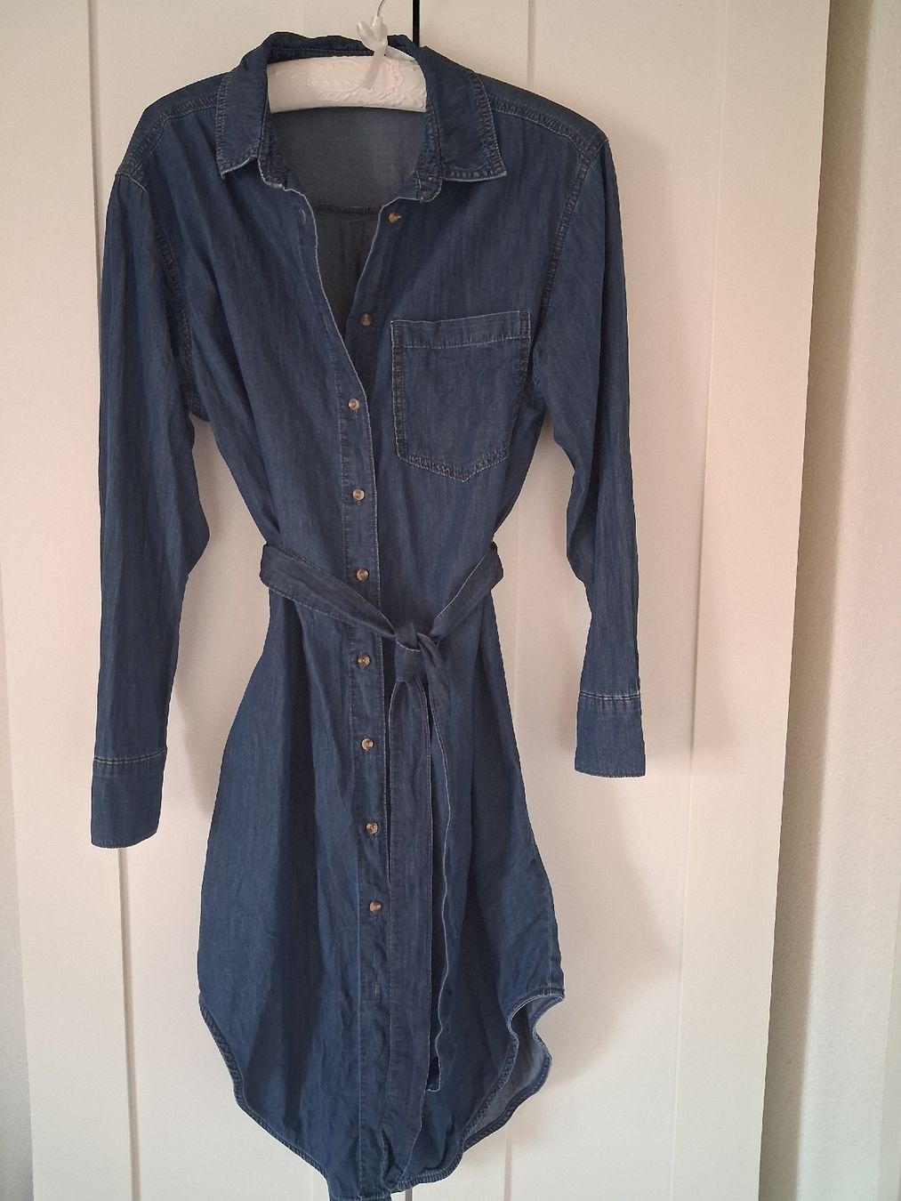 Vestiti: Jeanskleid mit Gürtel – Nuovo (secondo la descrizione) da Mettmenstetten venduto da sell4purpose