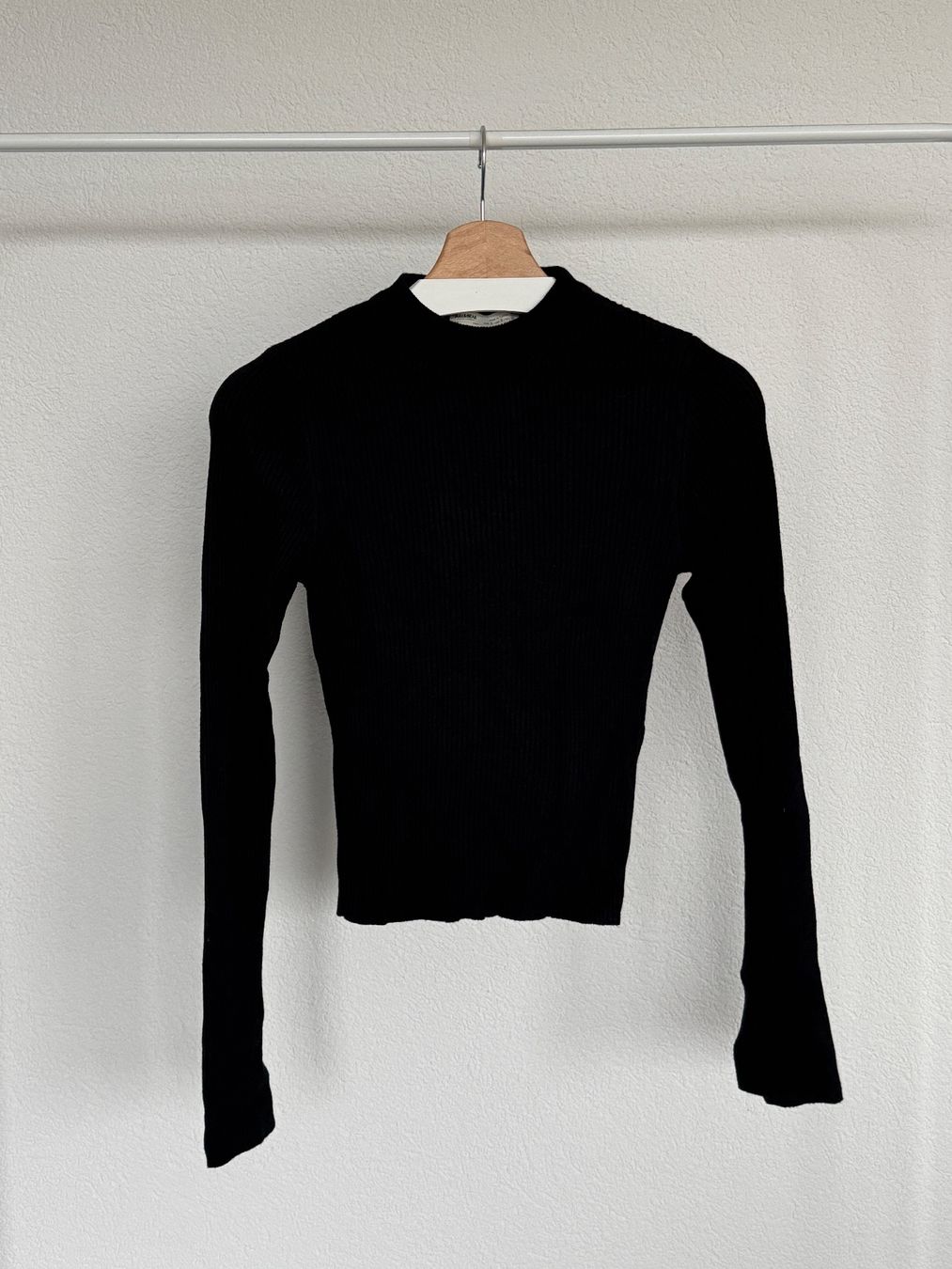 Pull&Bear Pullover & Sweatshirts: Pull&Bear Longsleeve mit Cut-out-Ärmeln – Grösse S – Gebraucht aus Entlebuch von noemi.luisa