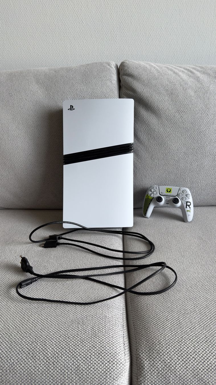 Sony Consoles: Playstation 5 Pro 2TB – Neuf (Voir description) à Basel par LukaAusBasel