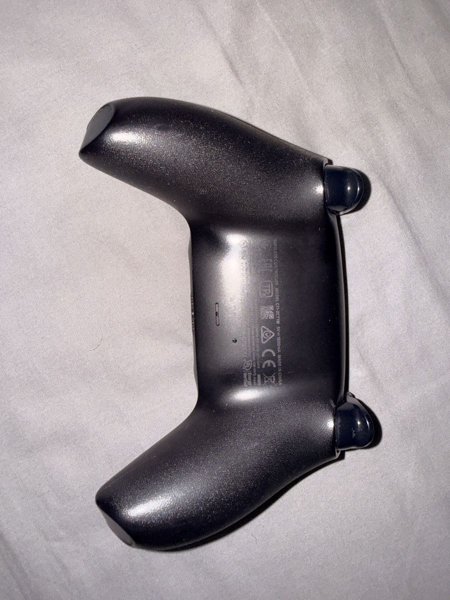 Sony Controller: PS5 Controller DualSense schwarz guter Zustand – Usato da Köniz venduto da kaz_s2nn 1