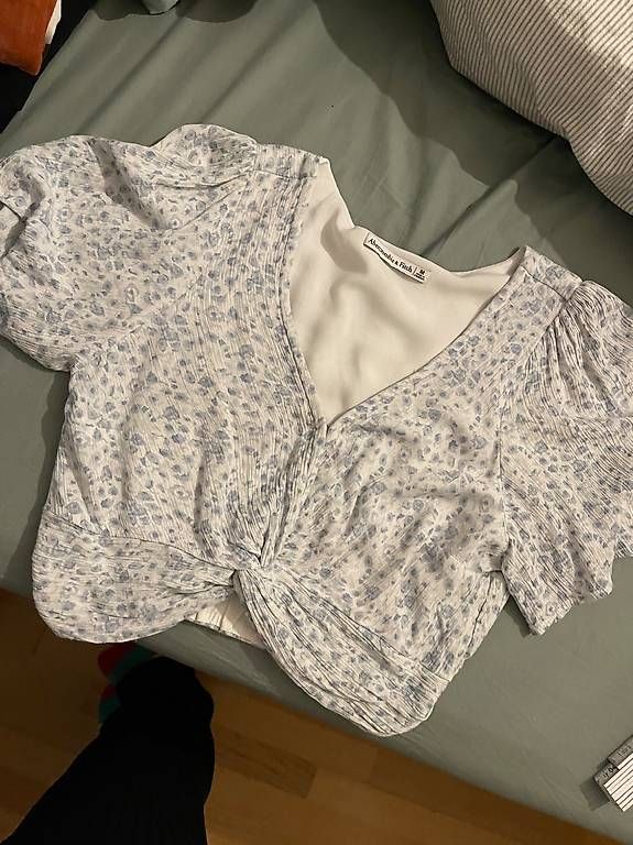 Chemisiers: Bluse Abercrombie&Fitch Gr. M – D'occasion à Ostermundigen par eli_ndj2