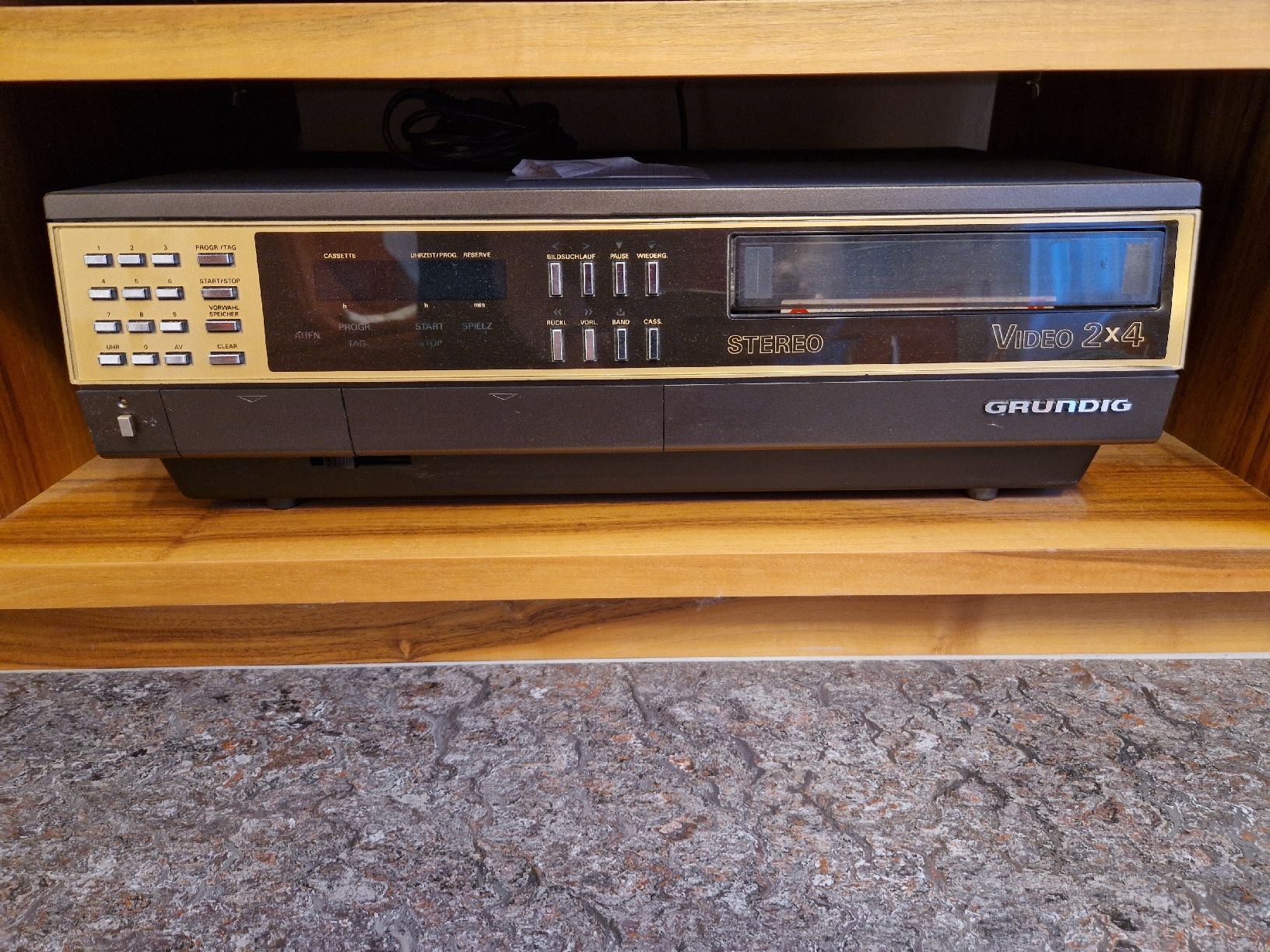 Tutti i VHS: VIDEO 2000 Kassetten – Usato da Einsiedeln venduto da Radiofreund 1