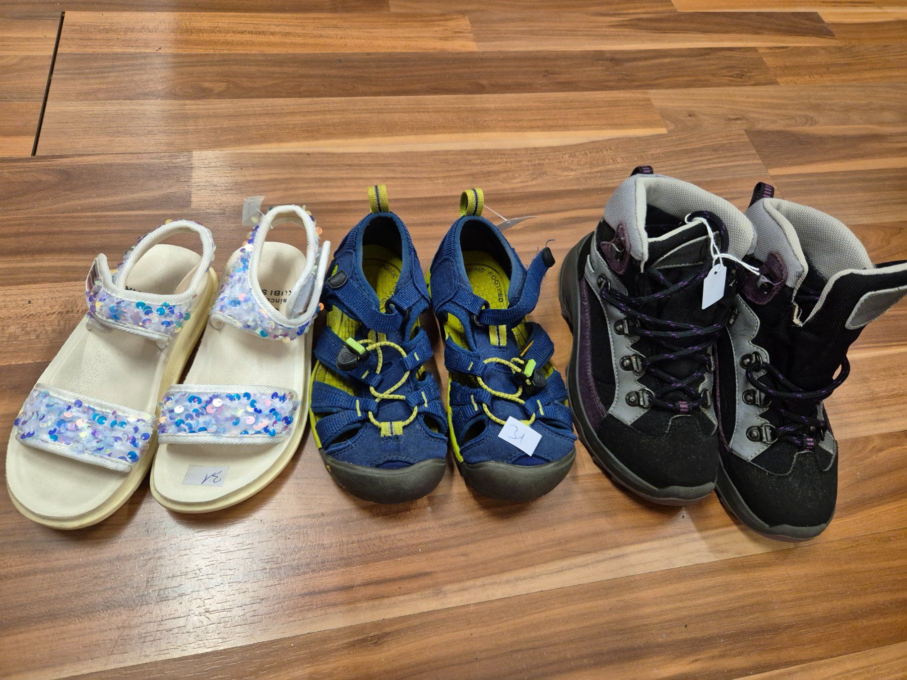 Schuhe für Jungen: 1 Schuh Sandalen oder Wanderschuhgr 31 nach Wahl K6 – Gebraucht aus Schwarzenburg von Sunny0290