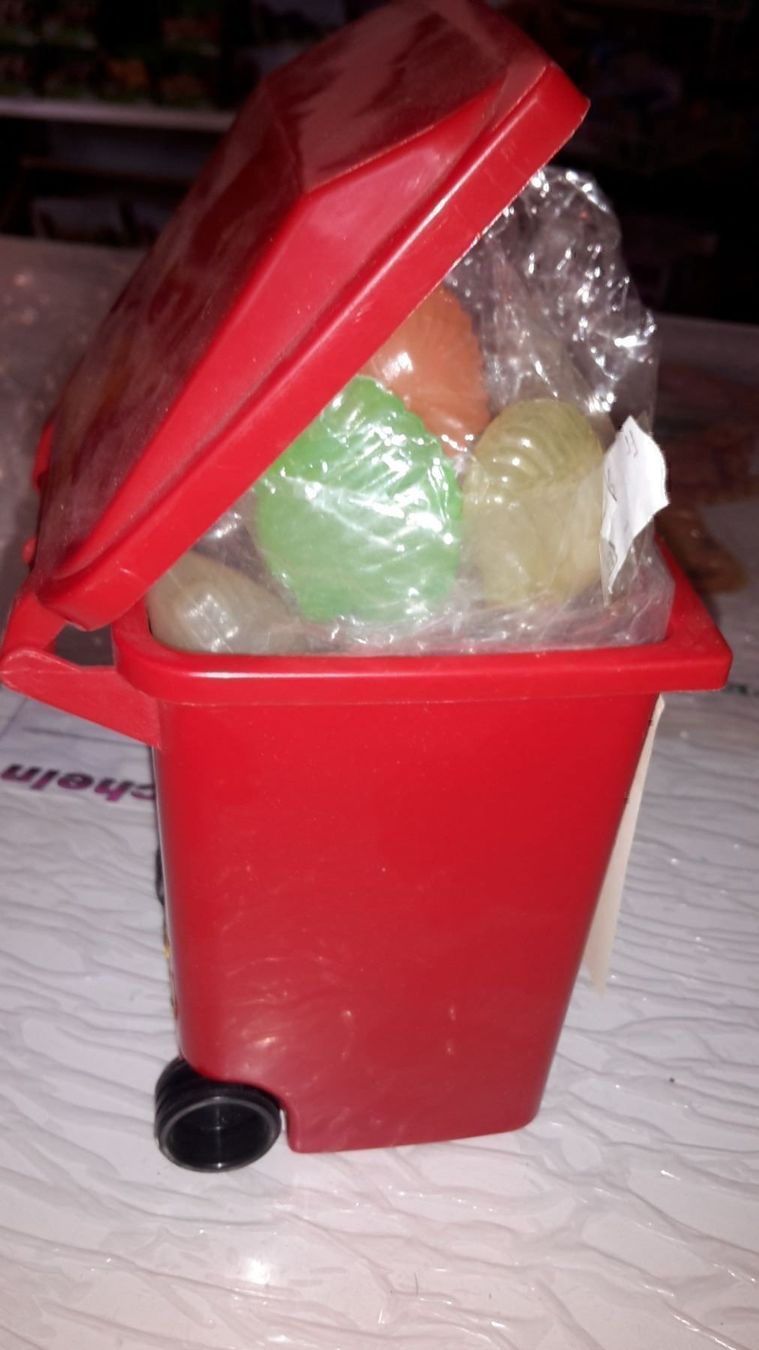 Giocattoli: Mini Rollcontainer mit Eisformen K37 – Nuovo e nell'imballaggio originale da Schwarzenburg venduto da Flamingo07 1