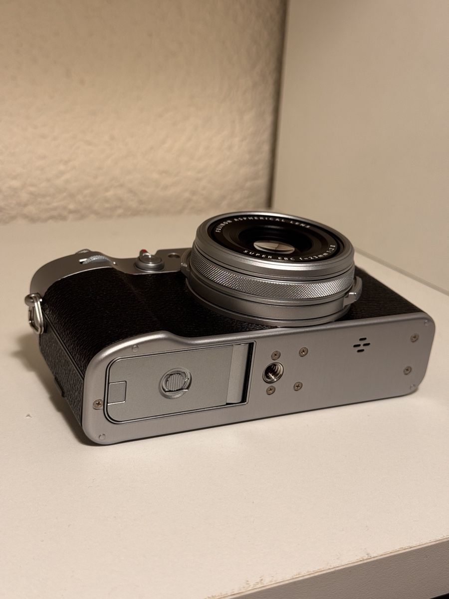 Fujifilm Fotocamera: New Fujifilm X100V - Silver – Nuovo (secondo la descrizione) da Lausanne venduto da per_nd75 4