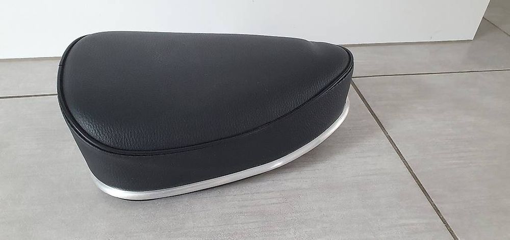 Langer Sattel Für PK 50/125 S XL Rush - Schwarz, Kunstleder, Mit Schloss & Schlüssel