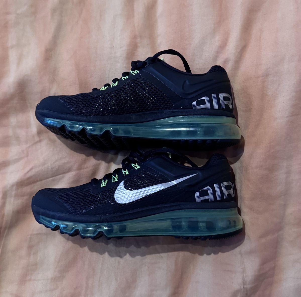 Nike Scarpe da uomo: Nike Air Max 2013, pointure 36 – Nuovo (secondo la descrizione) da Vétroz venduto da girl80