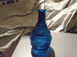 Vase blau, bauchig verziert