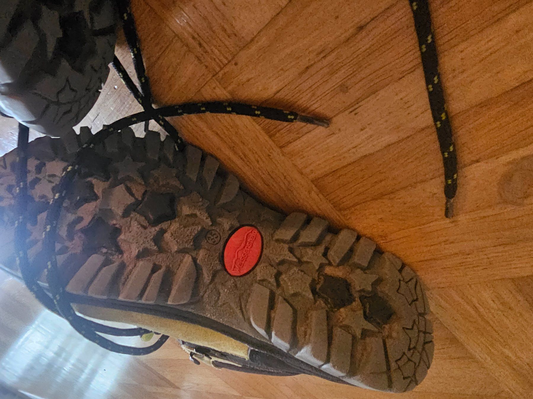 Scarpe per ragazzi: Wanderschuhe Gr. 35 – Usato da Watt venduto da Morfeo 1