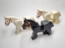 LEGO 2 withe + 1 black Horse / 2 weisse + 1 schwarzes Pferd
