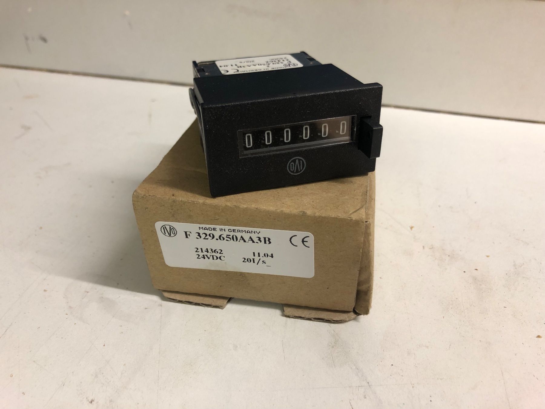 Metall- & Schlosserei Sonstiges: Zähler 24V – Neu und originalverpackt aus Schötz von EMTEC02