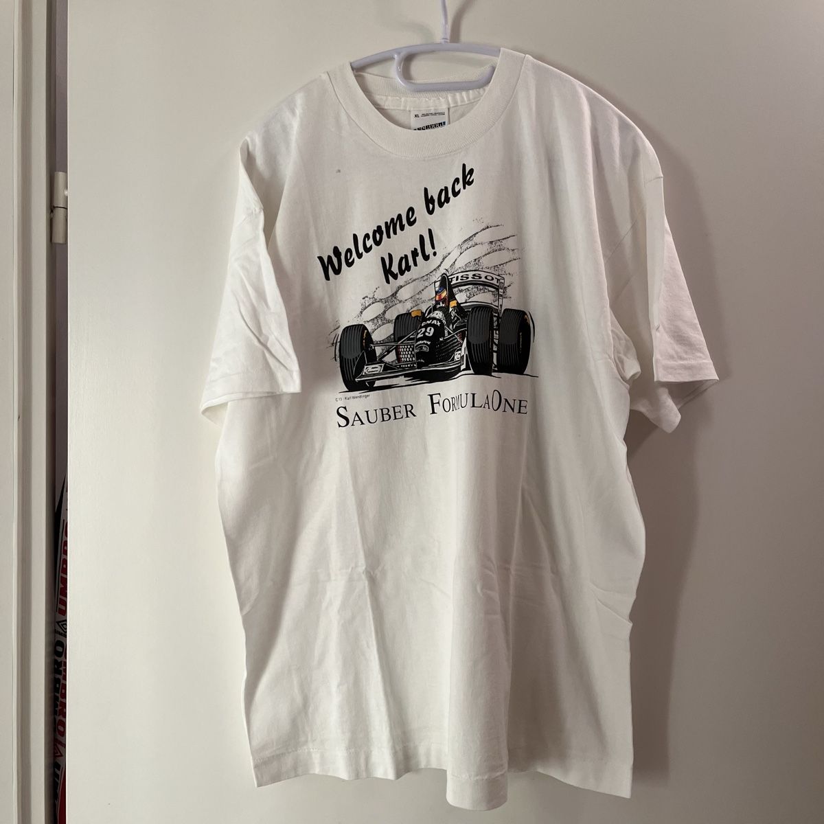 T-Shirts: Sauber Formula 1 Tee Vintage Welcome Back Karl – Gebraucht aus Winterthur von LaBodega