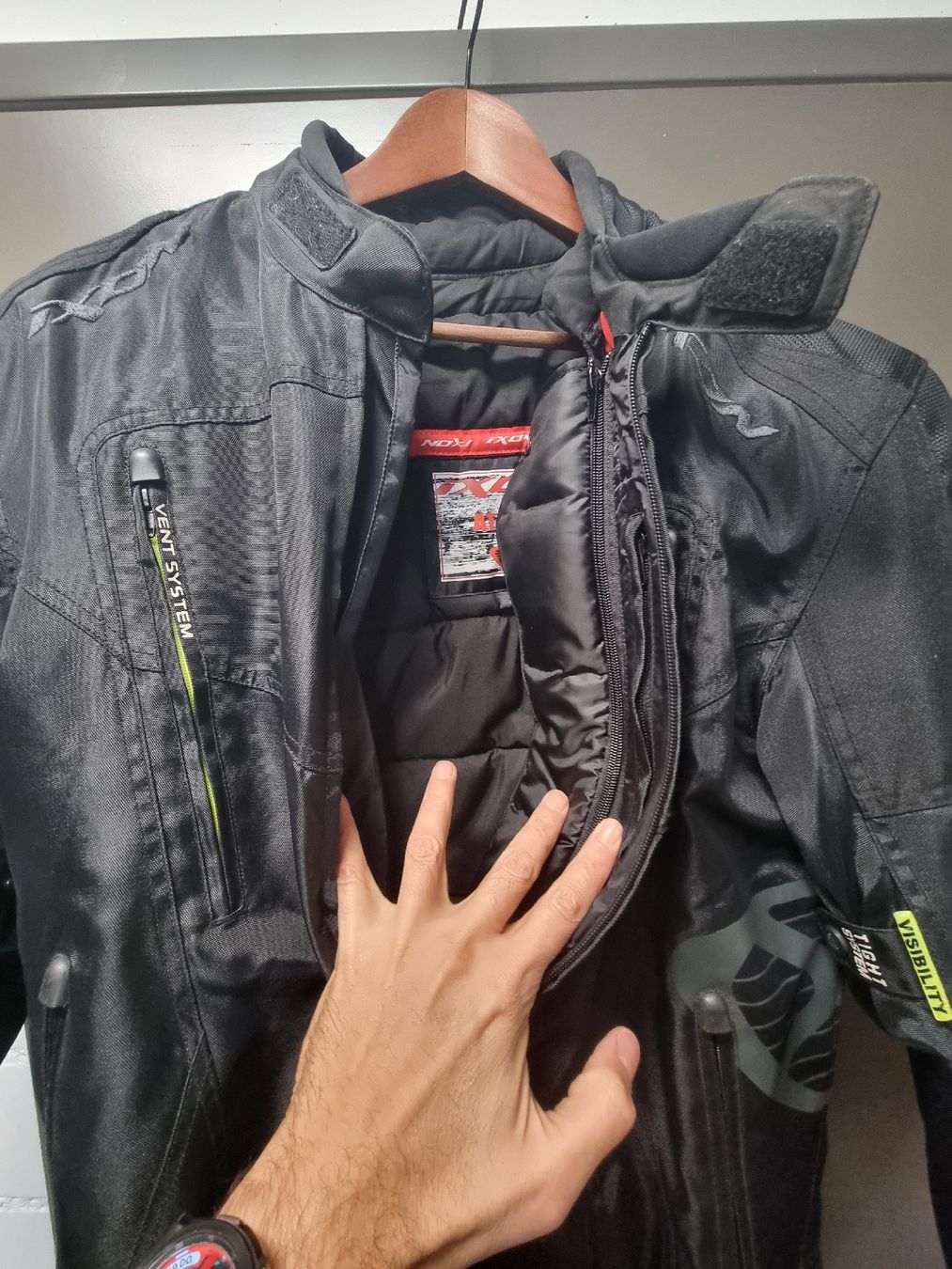 Ixon Jacken: IXON Motorradjacke XL eher eine L – Gebraucht aus Baden von Giuseppe5 2