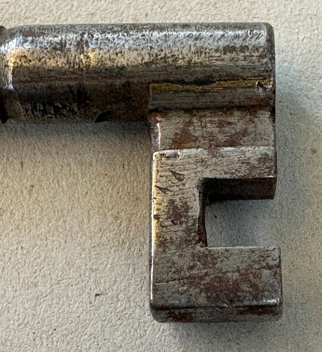 Chiavi: VINTAGE SCHLÜSSEL – Usato da Ostermundigen venduto da Wyatt-Earp 1