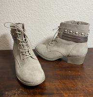 Stiefeletten Boots mit Perlennieten Gr. 38 hellgrau
