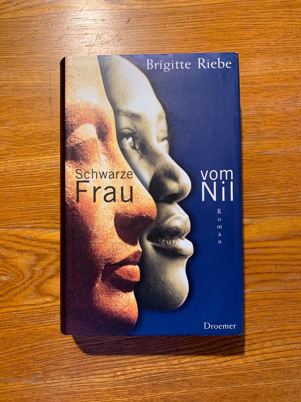 Libri: Brigitte Riebe: Schwarze Frau vom Nil – Usato da Oberbütschel venduto da bungerte82